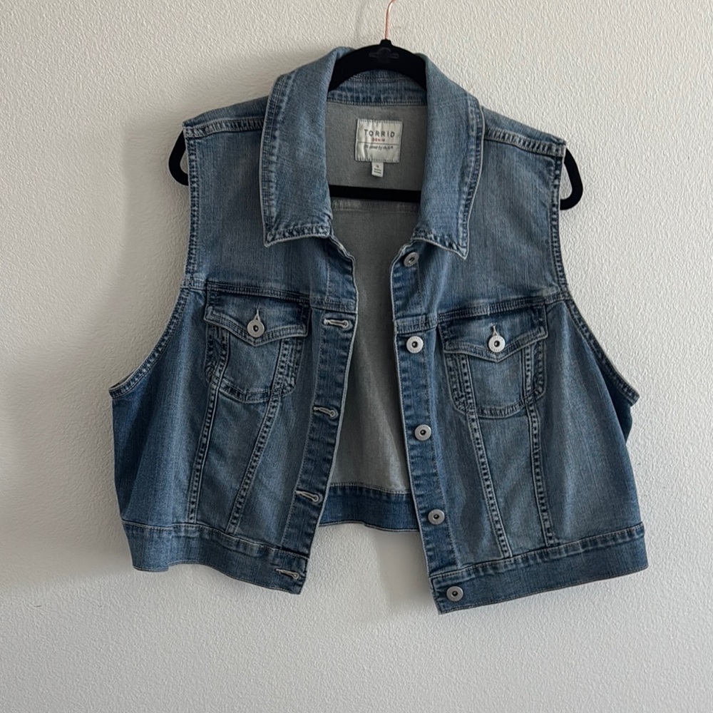 Torrid Light Blue Classic Denim Vest - Size 3